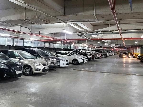 Có đủ chỗ đậu ôtô và xe máy tại chung cư Samsora Premier 105 quận Hà Đông không?