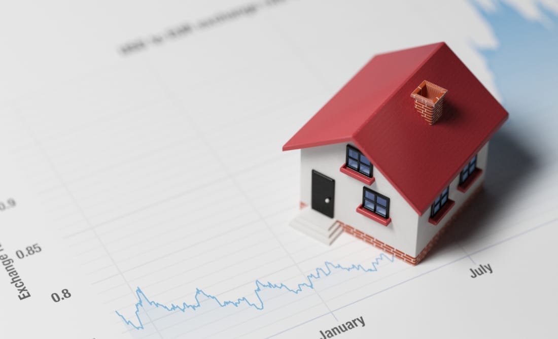 Giải đáp: Lãi suất ngân hàng ảnh hưởng đến giá trị bất động sản như thế nào?