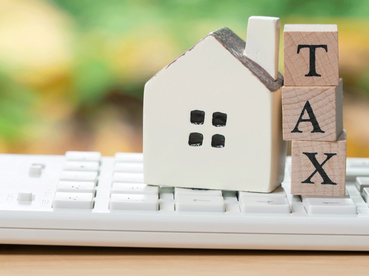 Sự khác nhau giữa thuế, phí phải nộp khi chuyển nhượng, tặng cho, thừa kế nhà đất