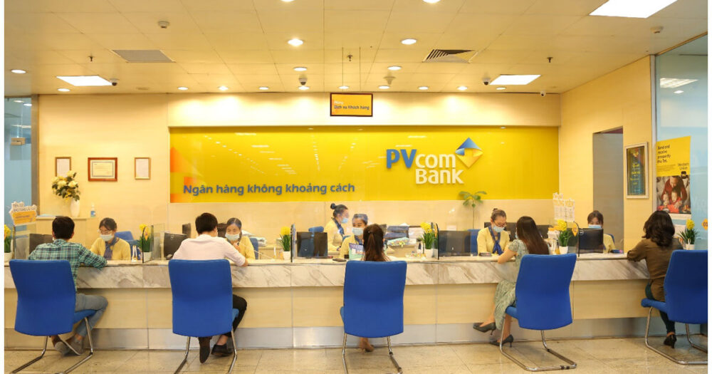 viec-keo-dai-thoi-han-gui-tien-va-lai-suat-ngan-hang-duoc-pvcombank-quy-dinh-ra-sao