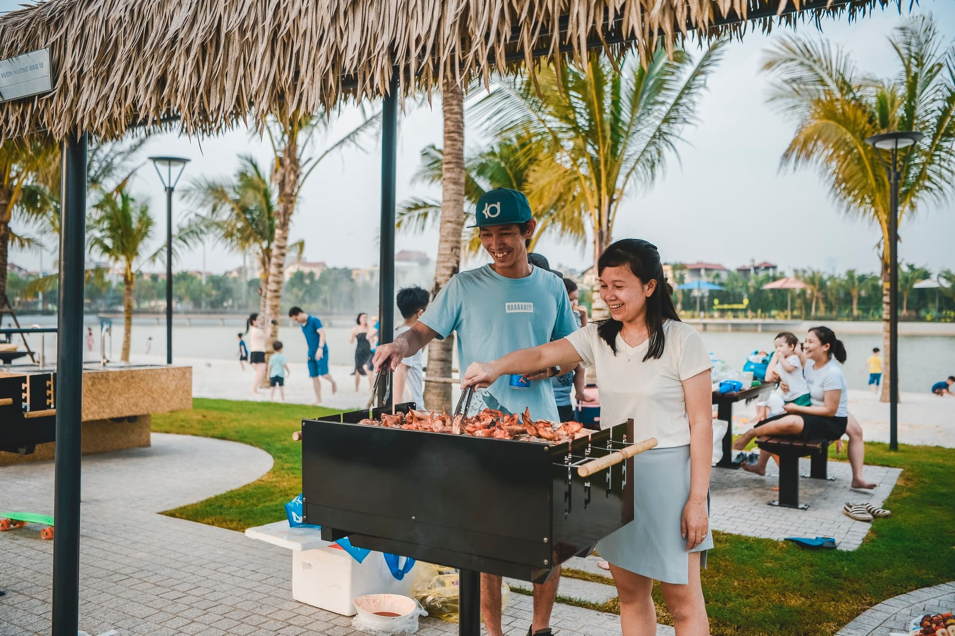 vuon-nuong-bbq-co-gi-thu-vi-cho-khach-thue-phong-vinhomes-ocean-park-theo-ngay