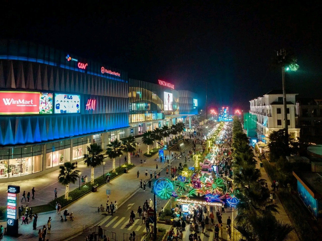 co-gi-thu-vi-tai-pho-di-bo-va-cho-dem-danh-cho-khach-thue-phong-vinhomes-ocean-park-theo-ngay