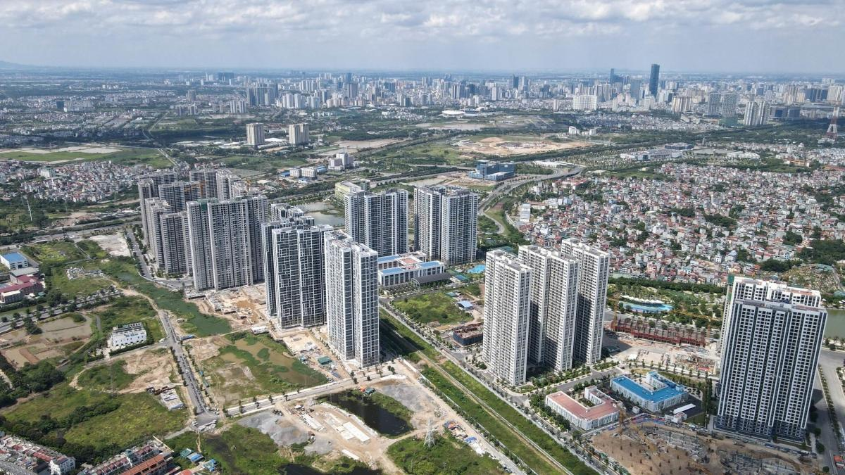 tu-vinhomes-smart-city-co-the-di-chuyen-bang-tuyen-tau-dien-tren-cao-nao-de-den-cong-vien-cau-giay