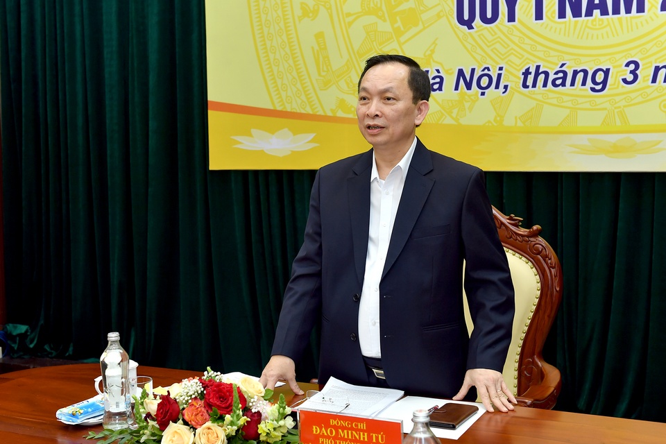 Phó thống đốc thường trực NHNN Đào Minh Tú chỉ đạo tại buổi họp chiều 31/3. Ảnh: NHNN.
