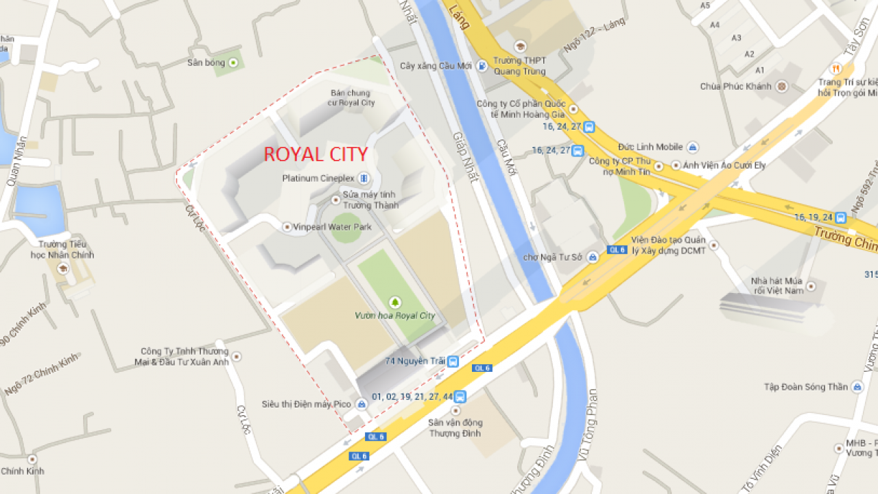 review-trai-nghiem-san-truot-bang-ice-rink-trong-vinhomes-royal-city-onehousing-5