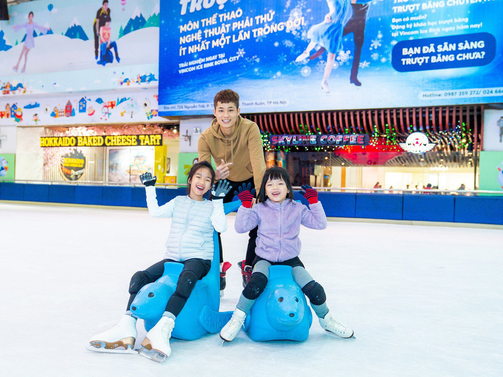 Ice Rink Vinhomes Royal City diem vui choi thu vi