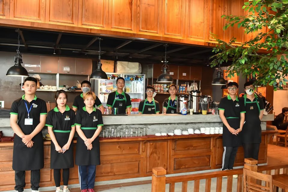 Aha Cafe là thương hiệu cà phê quen thuộc tại Hà Nội.
