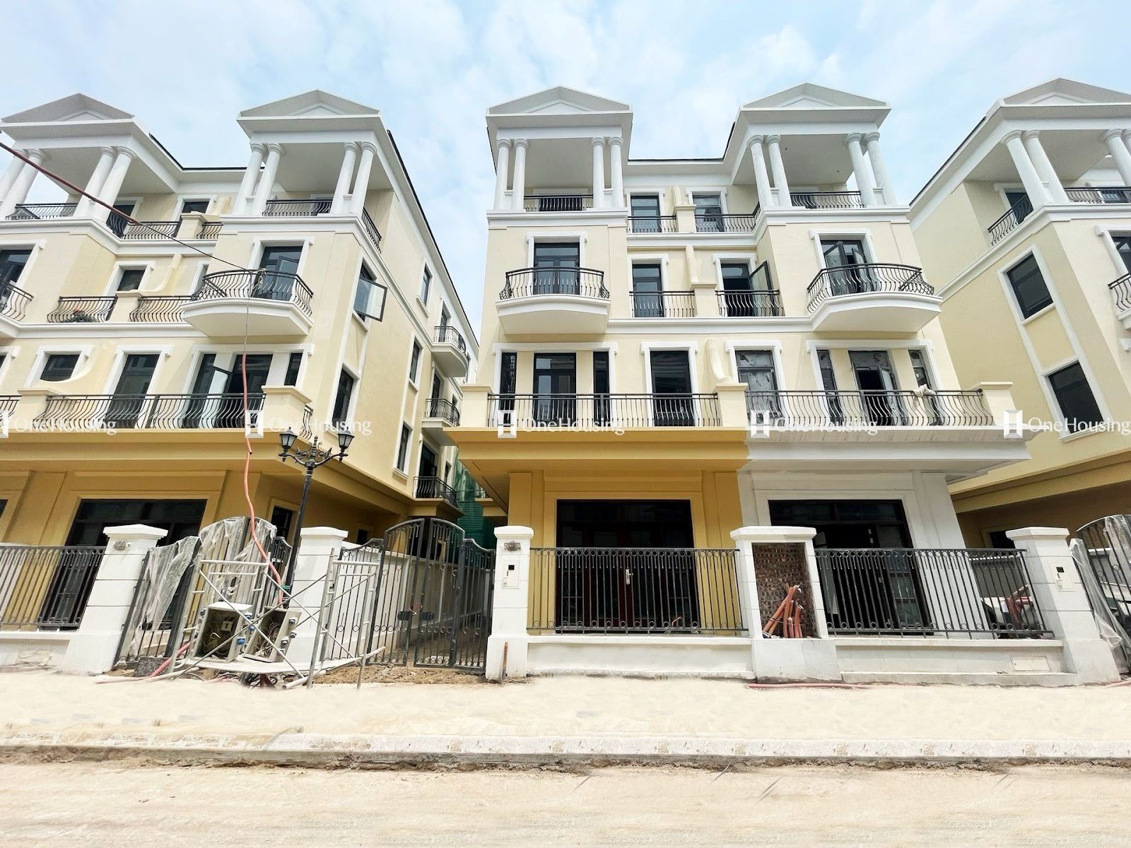 vi-sao-nen-mua-biet-thu-huong-duong-dao-dua-6-can-thuong-mat-tien-dong-nam-khu-dao-dua-vinhomes-ocean-park-2-o-onehousing-OneHousing-1