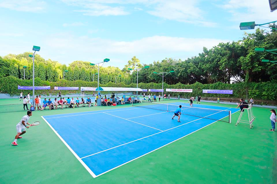 masteri-waterfront-co-nam-gan-san-tennis-nao-khong-onehousing-1