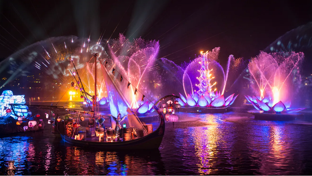Show diễn The Grand Voyage trên sông là bữa tiệc nghệ thuật – âm thanh – ánh sáng đẳng cấp mà du khách nhất định ghé thăm khi tới Hà Nội. Ảnh: Vinhomes