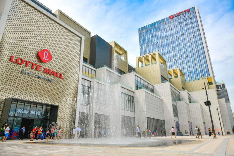 vi-sao-he-thong-thang-cuon-va-thuy-cung-la-diem-nhan-tai-lotte-mall-tay-ho-onehousing-1