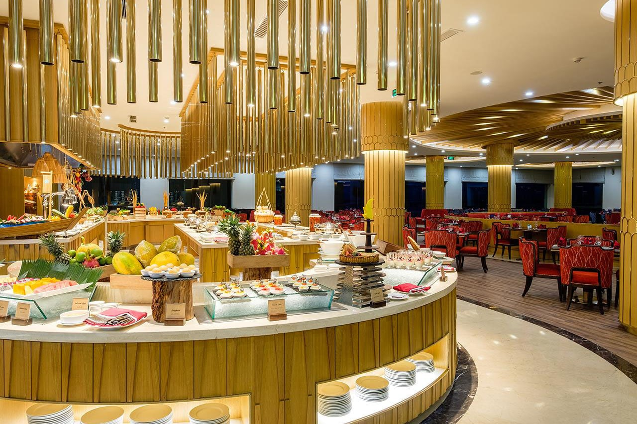 gia-phong-deluxe-ocean-tai-vinpearl-resort-and-spa-hoi-an-dang-la-bao-nhieu-onehousing-4