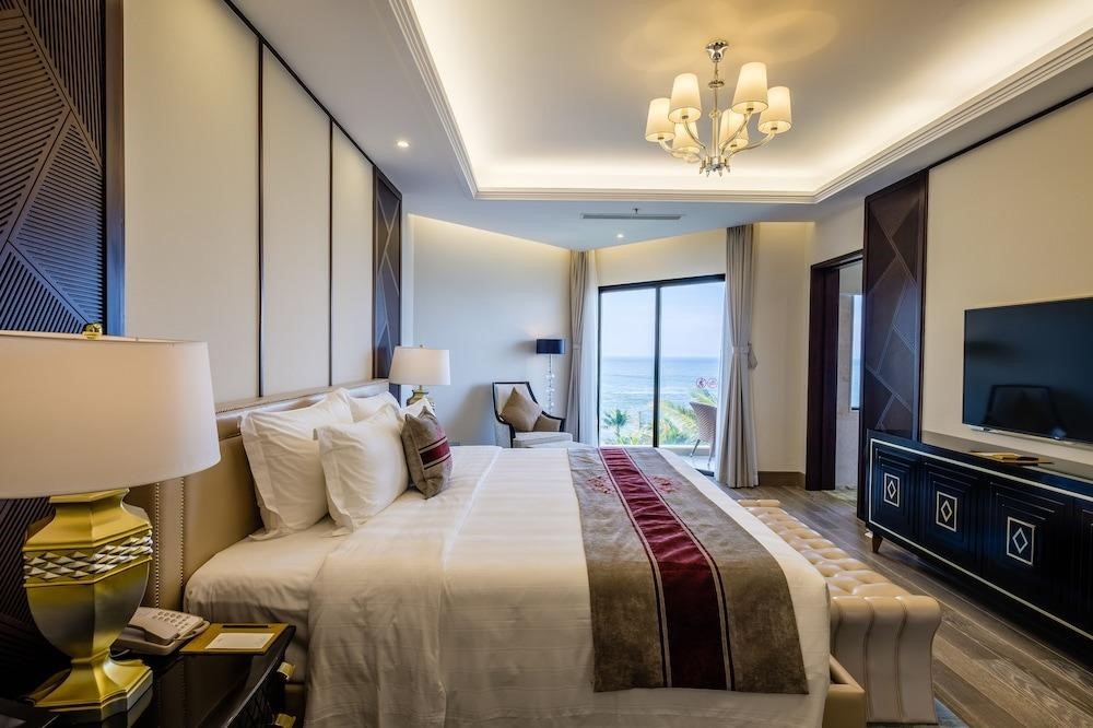 gia-phong-presidential-suite-tai-vinpearl-resort-and-spa-hoi-an-dang-la-bao-nhieu-onehousing-4