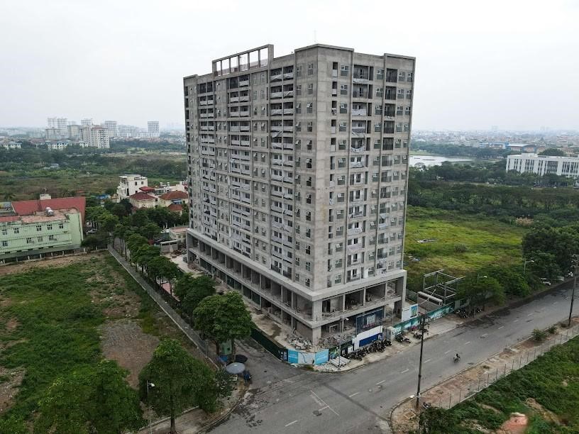 co-du-cho-dau-oto-va-xe-may-tai-chung-cu-phuong-dong-green-home-quan-long-bien-khong-onehousing-1