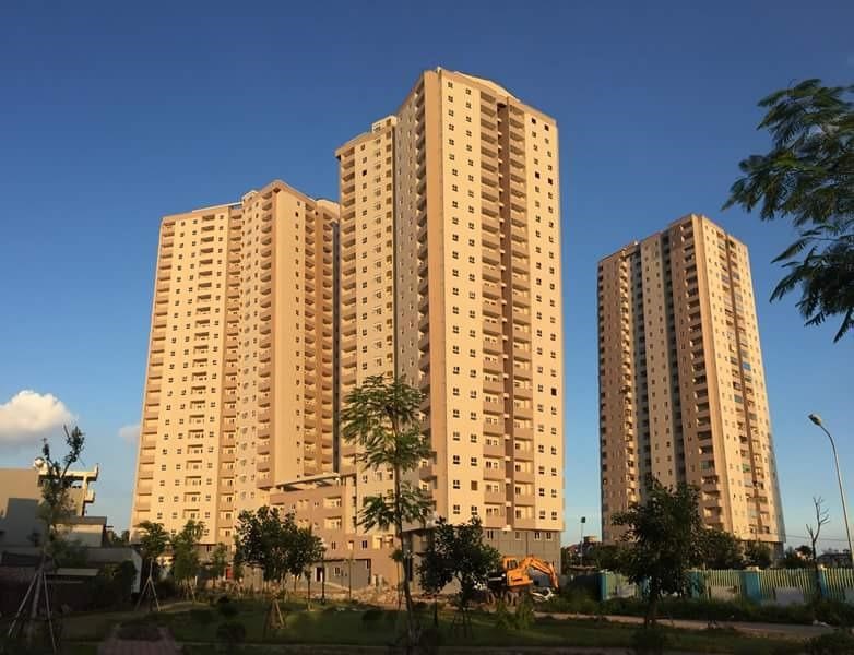 co-du-cho-dau-oto-va-xe-may-tai-khu-nha-o-thach-ban-khong-onehousing-2