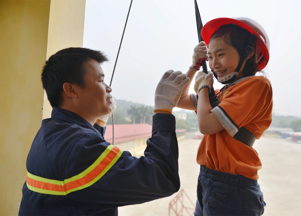 nhung-loi-ich-khi-trang-bi-thang-day-thoat-hiem-khi-ban-o-chung-cu-cao-tang-onehousing-3