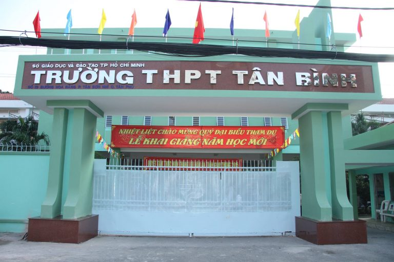 diem-danh-top-3-truong-trung-hoc-pho-thong-tot-nhat-gan-chung-cu-tan-huong-tower-quan-tan-phu-onehousing-2