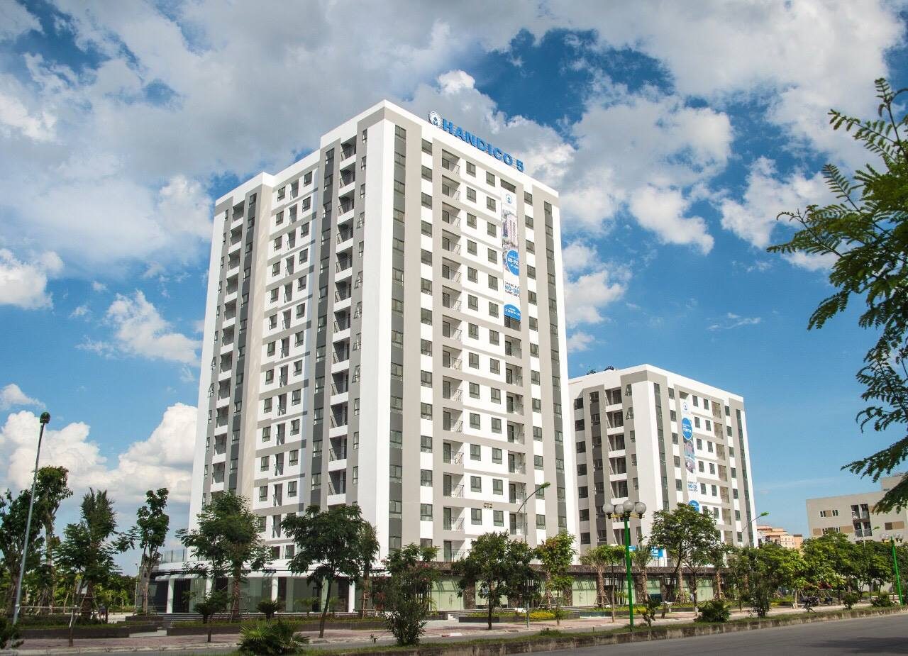 so-sanh-gia-ban-can-ho-du-an-no-08-giang-bien-va-happy-star-tower-onehousing-1