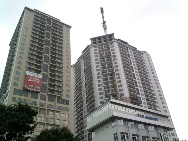 so-sanh-bien-dong-gia-cua-can-ho-chung-cu-sky-city-tower-va-chung-cu-101-lang-ha-onehousing-1