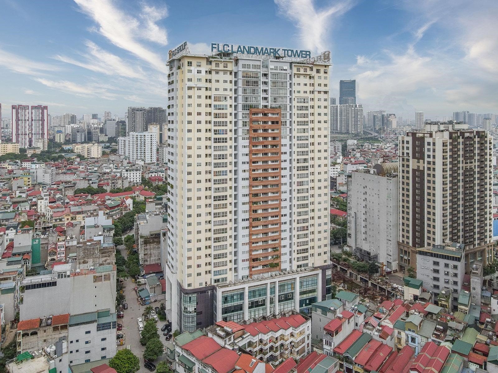 co-du-cho-dau-oto-va-xe-may-tai-chung-cu-flc-landmark-tower-quan-nam-tu-liem-khong-n17t-onehousing-1