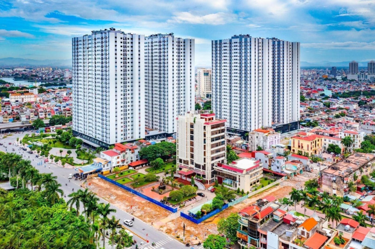 co-du-cho-dau-oto-va-xe-may-chung-cu-golden-land-5-khong-onehousing-1