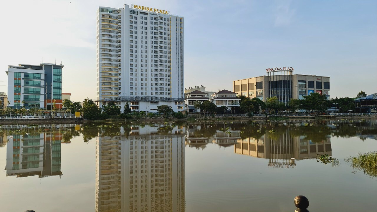 co-du-cho-dau-oto-va-xe-may-chung-cu-marina-plaza-long-xuyen-khong-onehousing-2