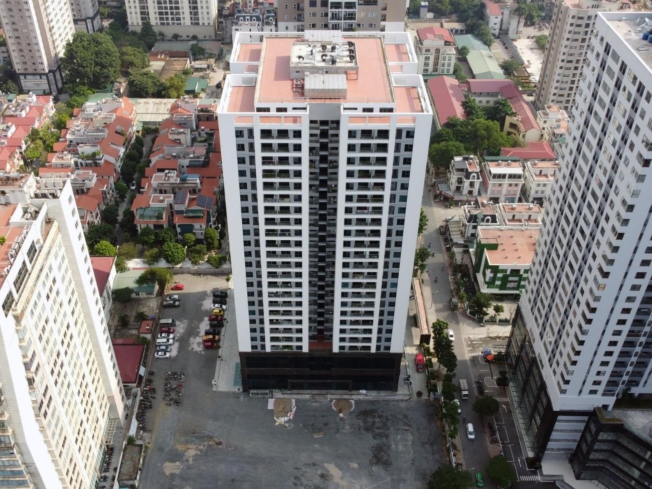 co-du-cho-dau-oto-va-xe-may-tai-chung-cu-the-legacy-quan-thanh-xuan-khong-onehousing-2