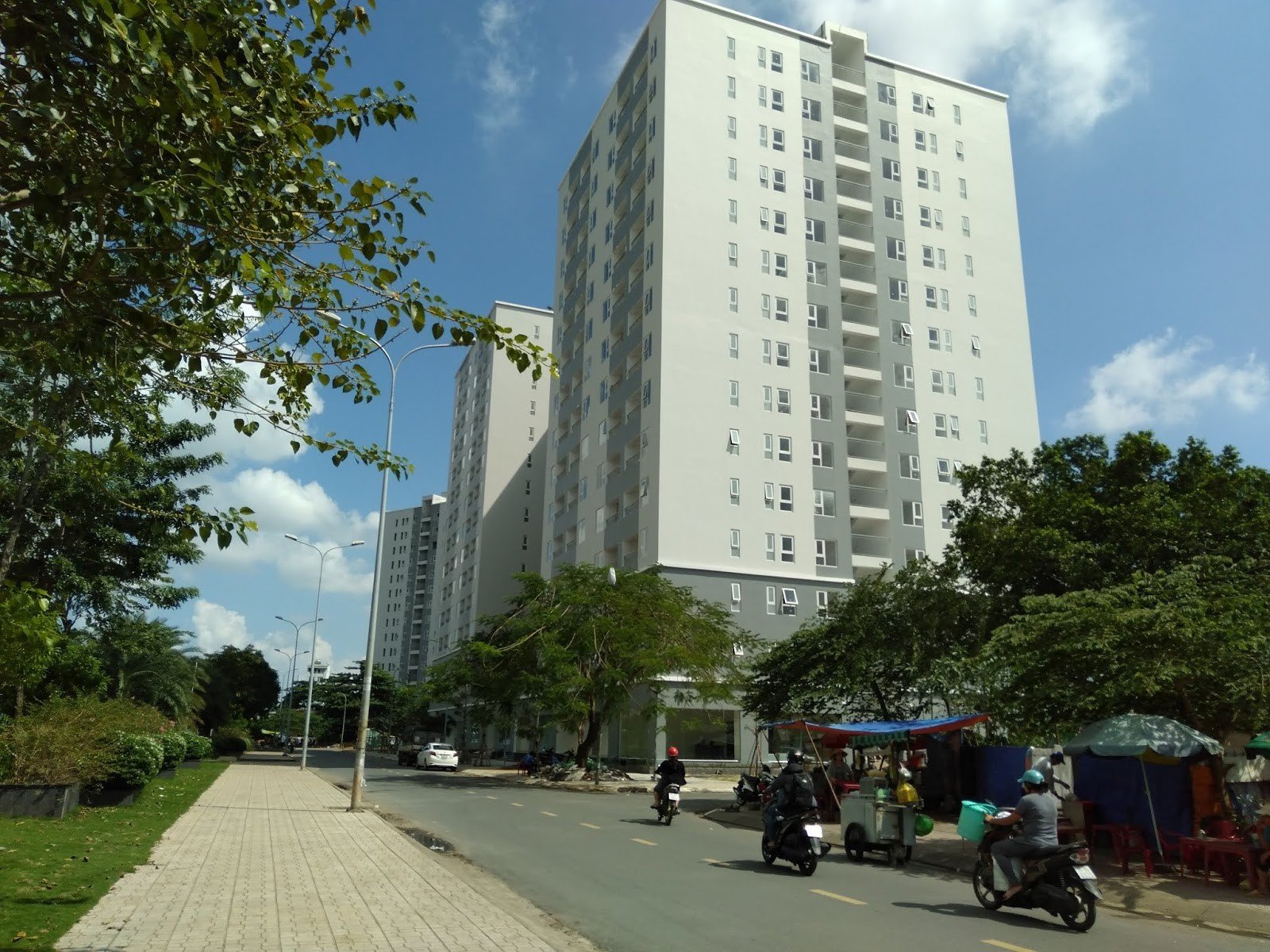 co-du-cho-dau-oto-va-xe-may-chung-cu-starlight-riverside-quan-6-khong-n17t-onehousing-1