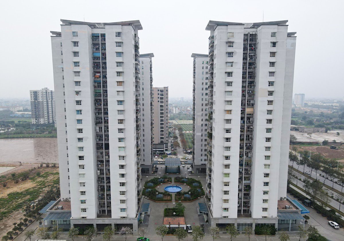 co-du-cho-dau-oto-va-xe-may-tai-chung-cu-xuan-phuong-quoc-hoi-quan-nam-tu-liem-khong-OneHousing-1