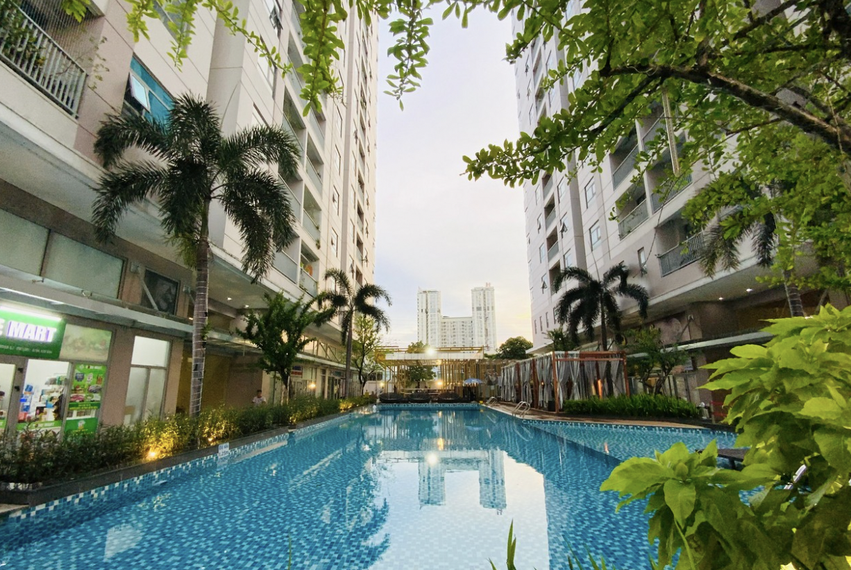 co-du-cho-dau-oto-va-xe-may-chung-cu-luxcity-quan-7-khong-onehousing-3