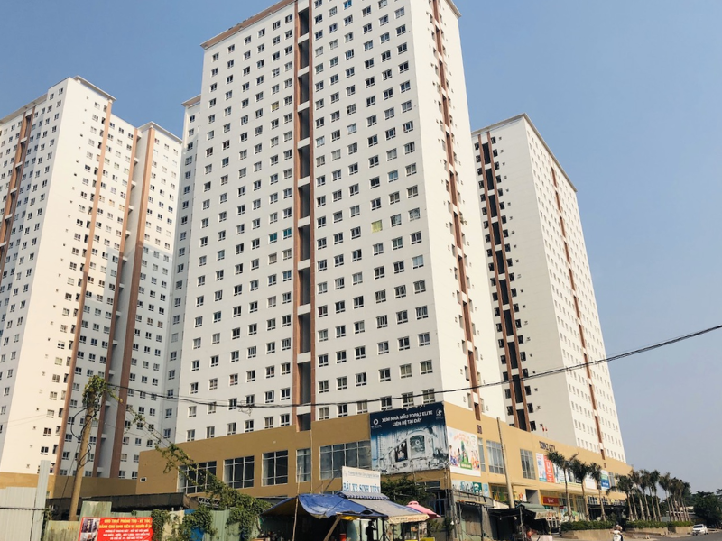 co-du-cho-dau-oto-va-xe-may-chung-cu-topaz-city-quan-8-khong-onehousing-1