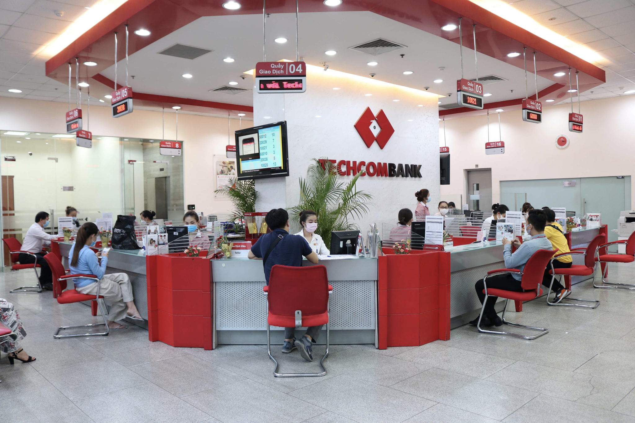 techcombank-eximbank-ngan-hang-nao-co-lai-suat-vay-mua-nha-uu-dai-hon-onehousing-1