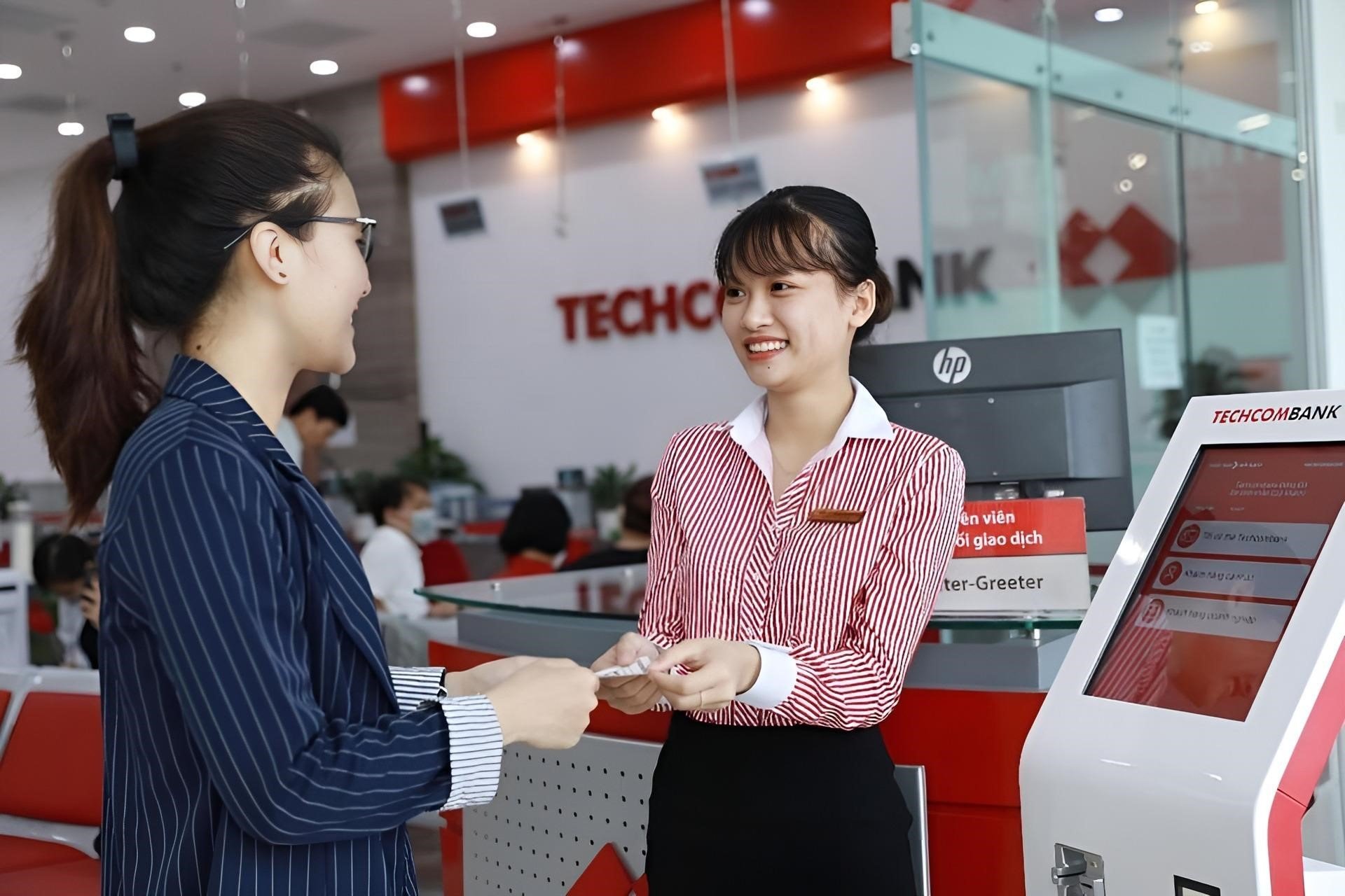 techcombank-bidv-ngan-hang-nao-co-lai-suat-vay-the-chap-uu-dai-hon-OneHousing-5