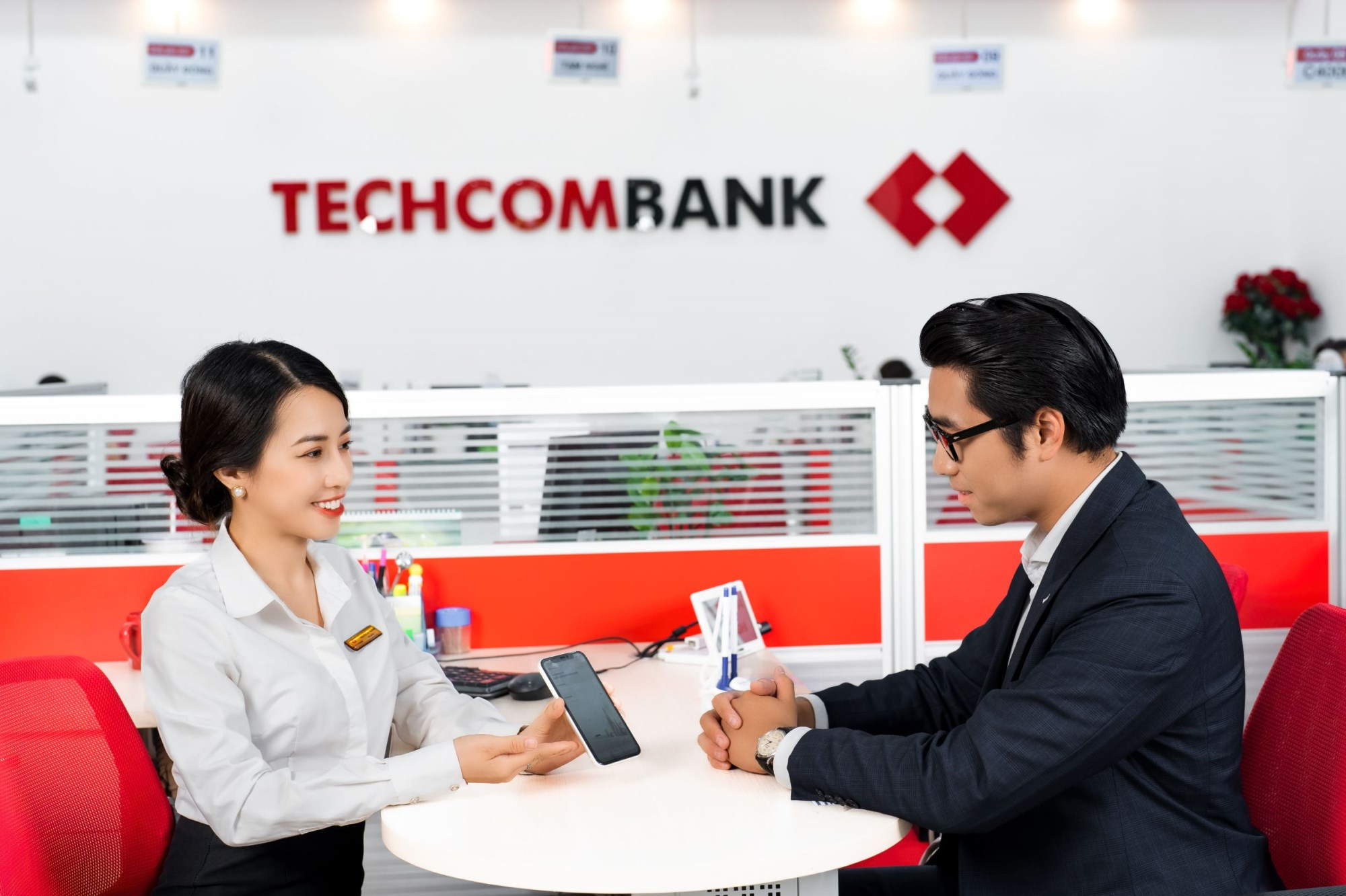 vay-ngan-hang-techcombank-900-trieu-mua-nha-trong-12-nam-goc-lan-lai-phai-tra-moi-thang-la-bao-nhieu-onehousing-2