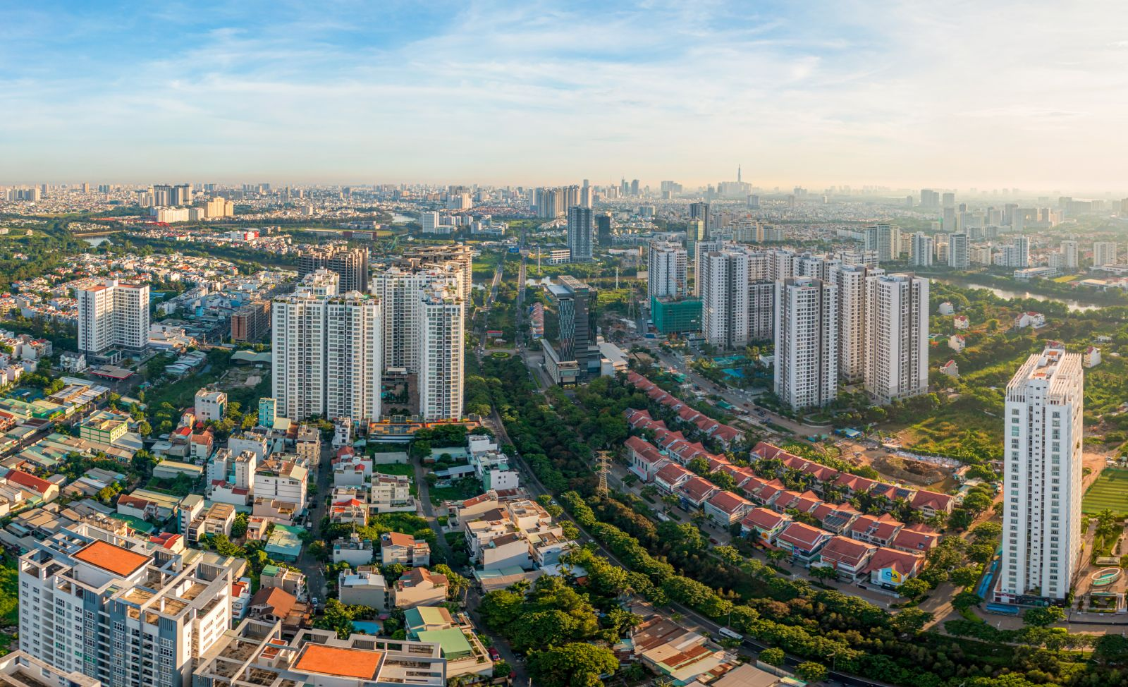3-luat-moi-co-hieu-luc-tu-2025-thoi-diem-nao-thi-nen-mua-nha-onehousing-1