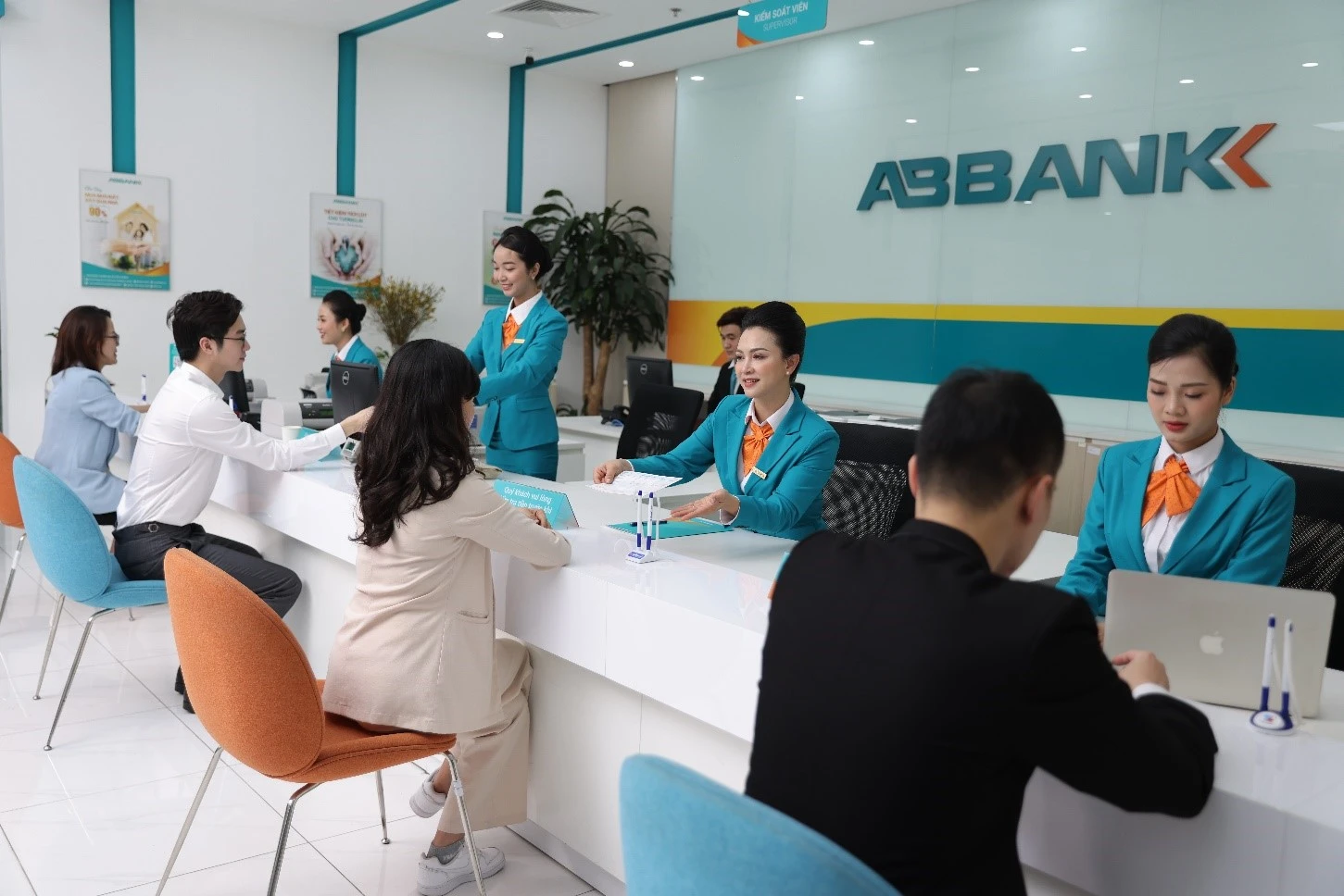 co-bao-nhieu-san-pham-tien-gui-doanh-nghiep-huong-lai-suat-ngan-hang-abbank-onehousing