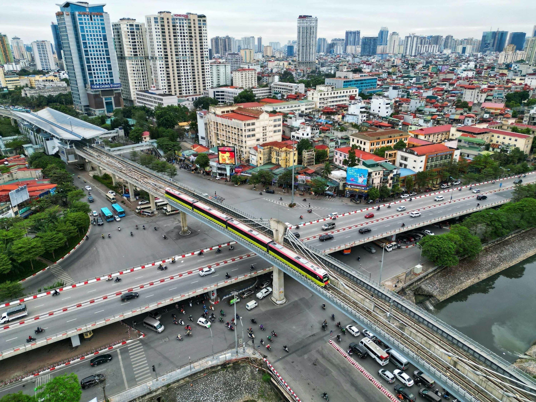 nen-dau-tu-nhung-ma-co-phieu-nganh-dau-tu-cong-nao-trong-nua-cuoi-nam-2024-onehousing