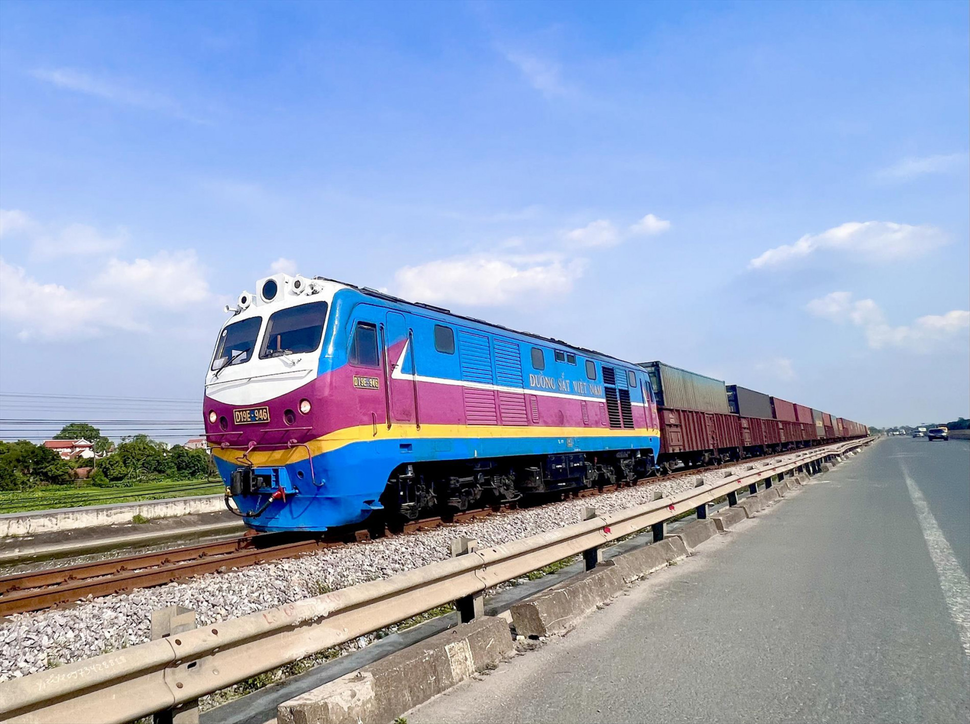 cong-nghe-hien-dai-duoc-ap-dung-tren-duong-sat-cao-toc-bac-nam-3