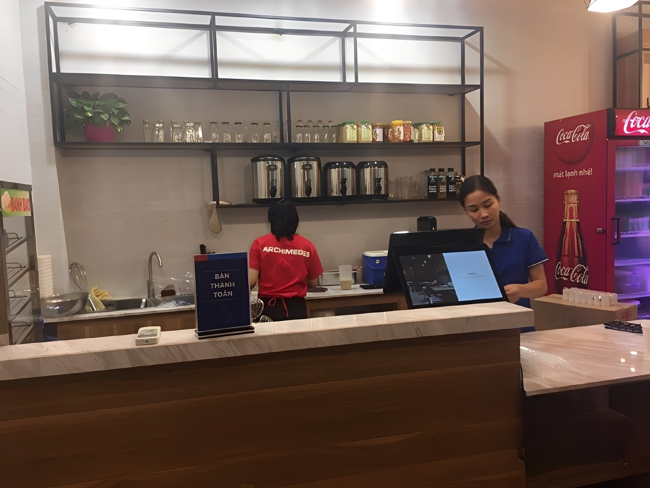 POS hỗ trợ giao dịch trong căng tin nhanh chóng