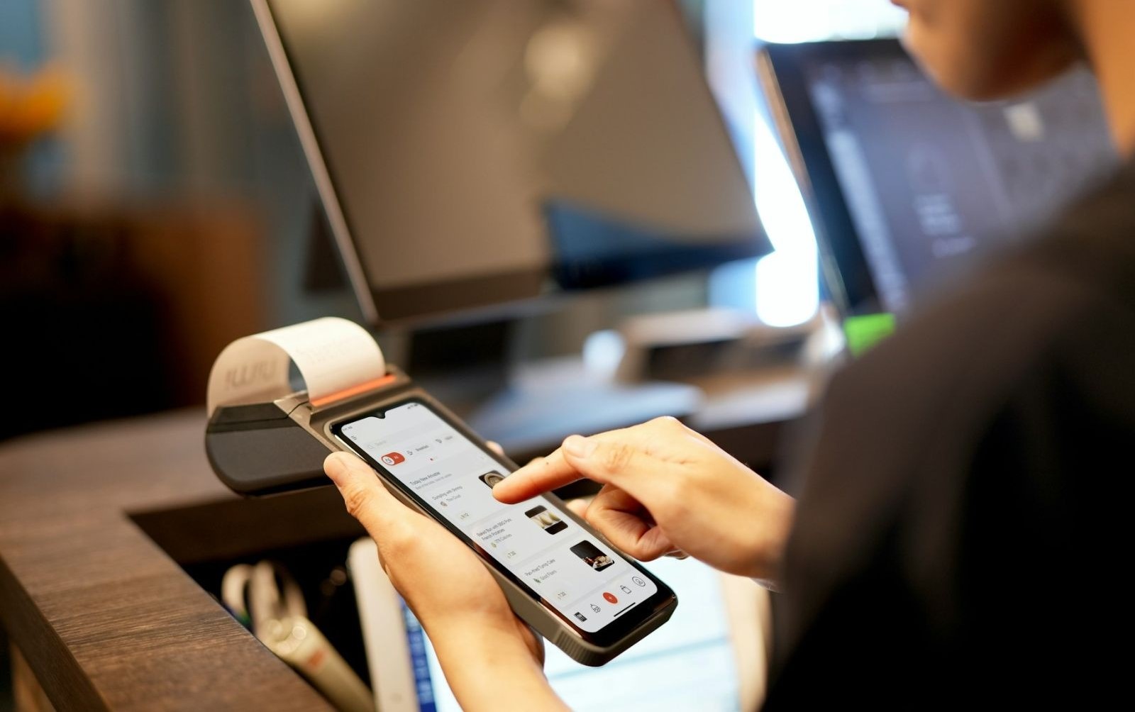 POS giúp các trung tâm sửa chữa điện tử giải quyết nhiều vấn đề (Nguồn: Việt Á)