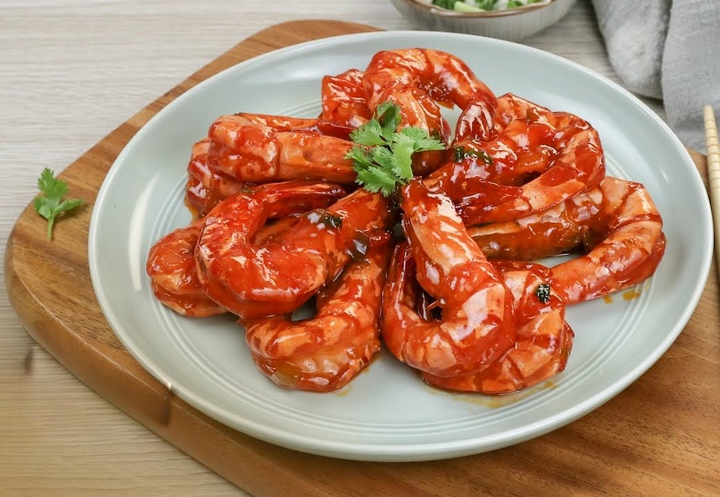 Tôm sú sốt chua ngọt bóng đẹp, đưa cơm