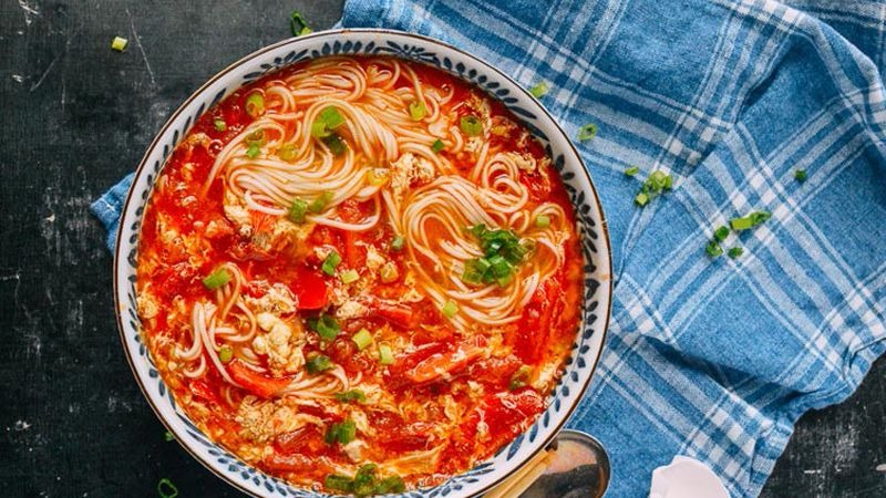 Mì trứng cà chua đơn giản, lạ miệng