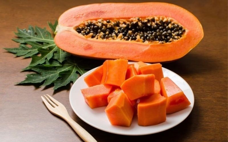 Đu đủ chứa papain giúp tiêu hóa protein hiệu quả