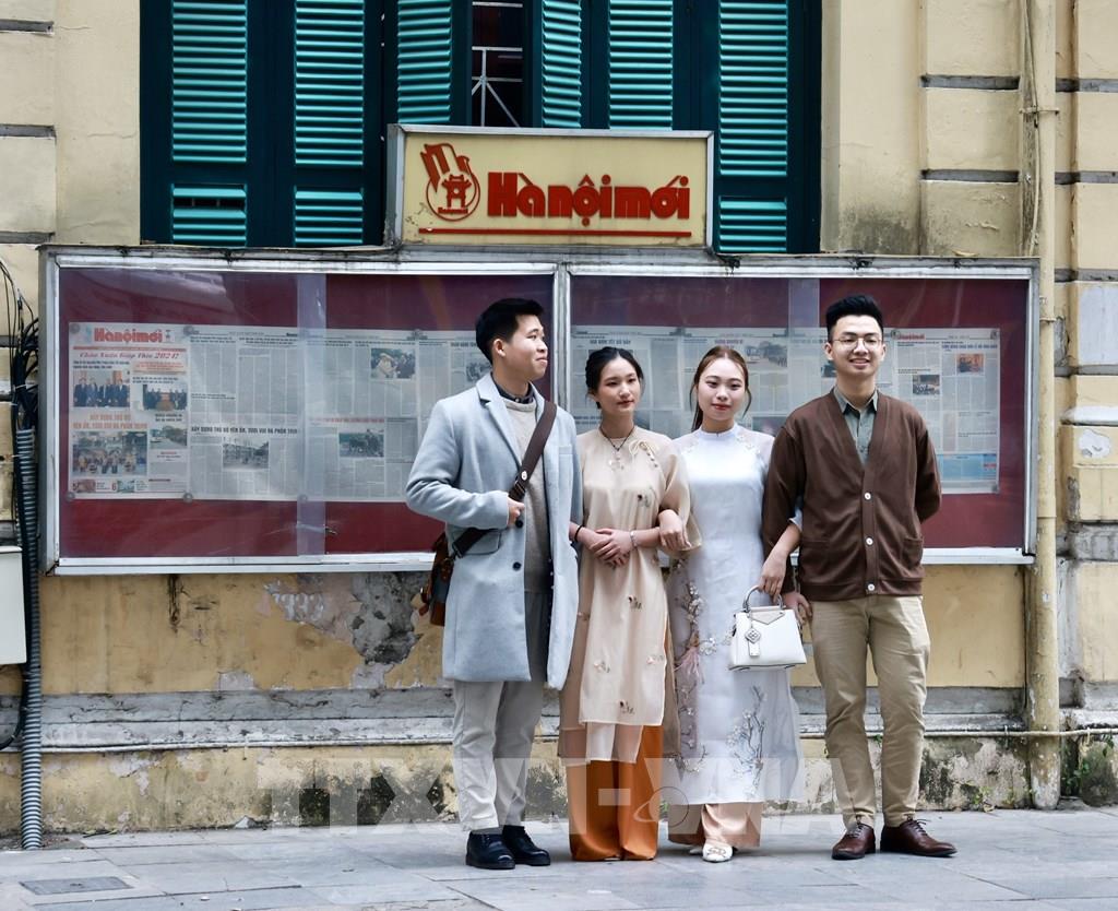 Giờ Dần và Ngọ là giờ hoàng đạo cho tuổi Thìn xuất hành đầu năm 2026