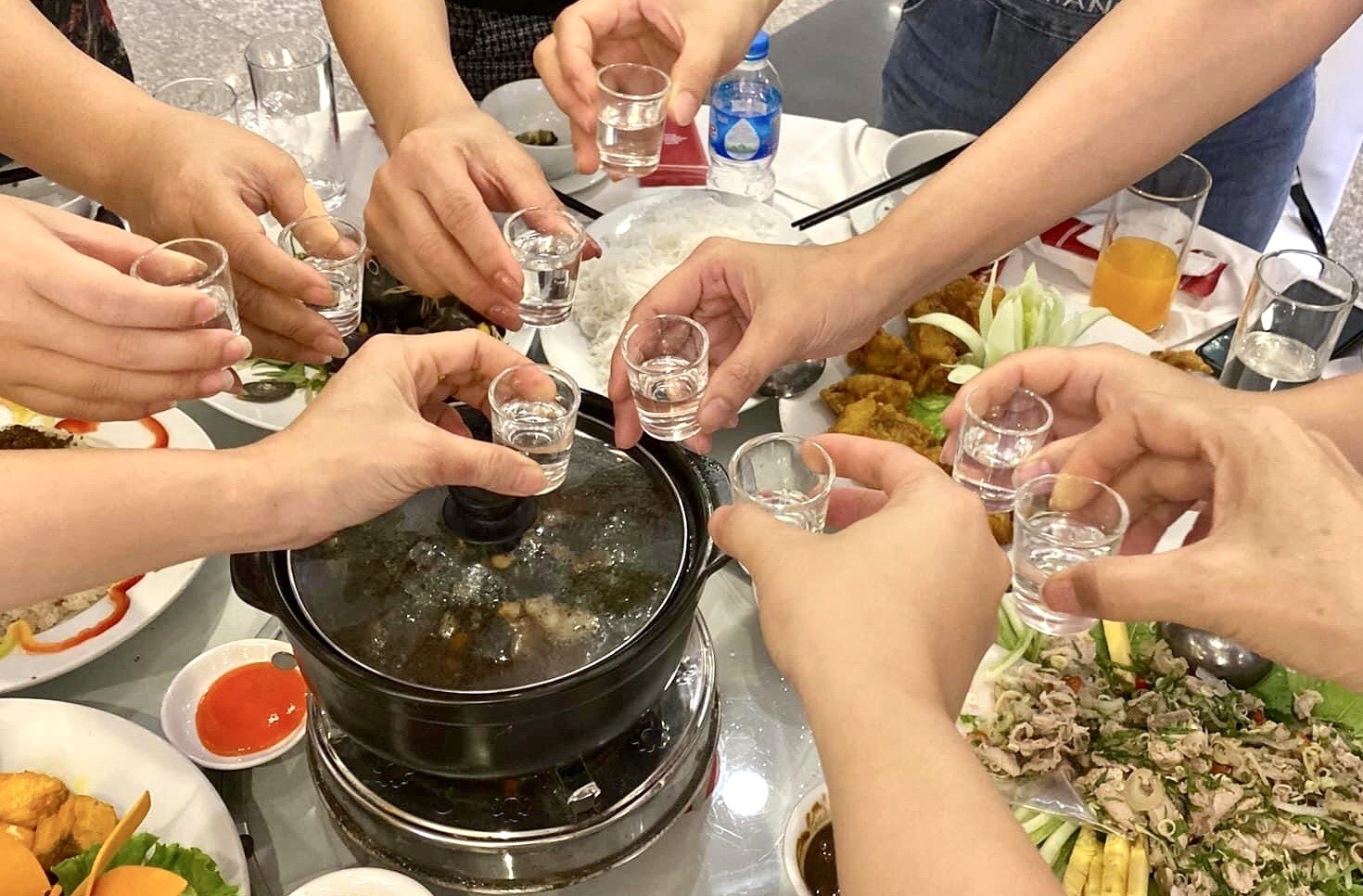 Tránh ăn uống quá độ vào ngày mùng 1 Tết Dương lịch