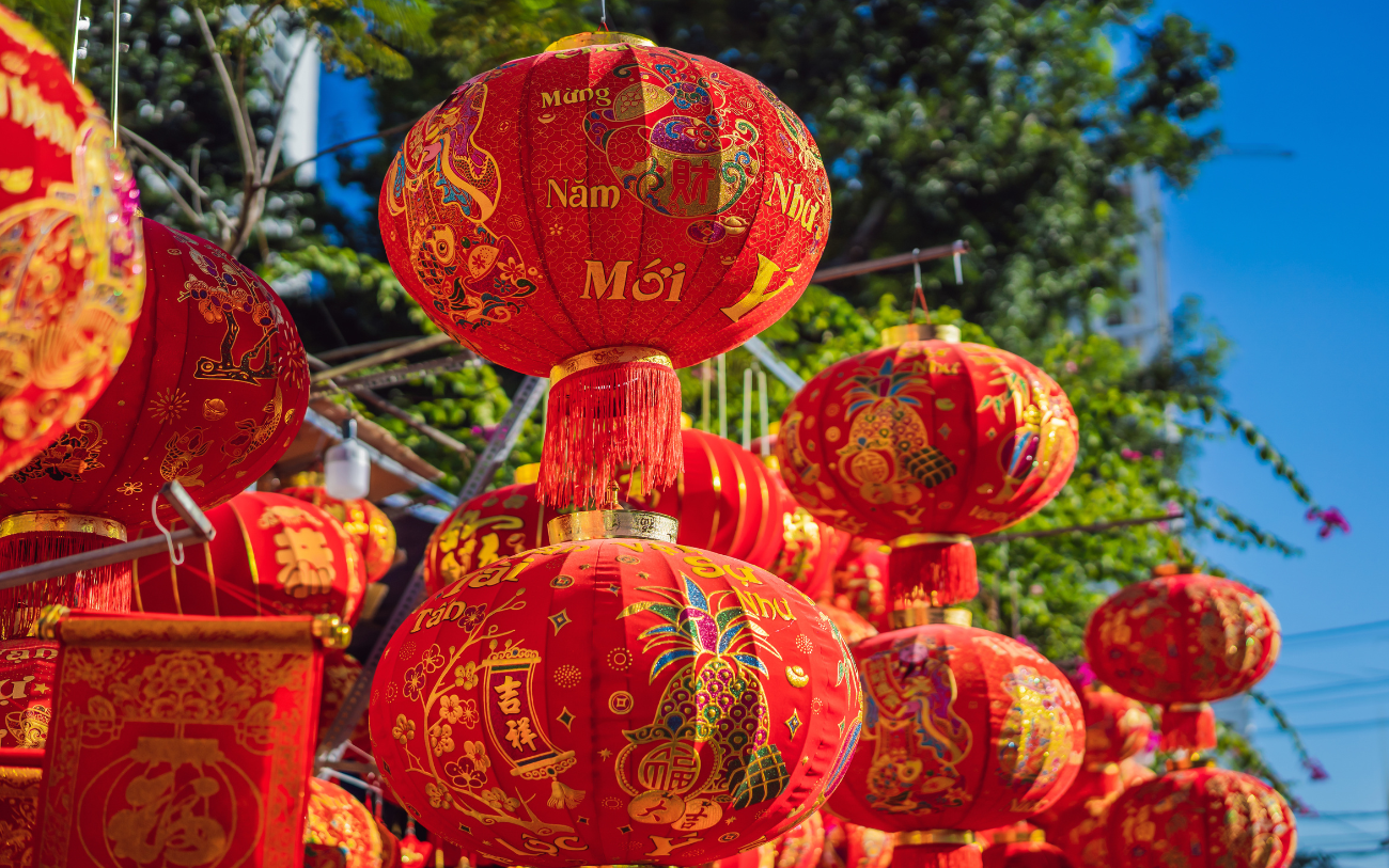 Người dân thường trang trí đèn lồng rực rỡ dịp Tết Nguyên tiêu