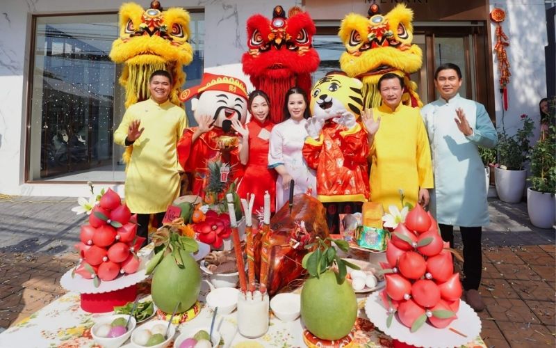 Lưu ý khi chọn người mở hàng khai trương cửa hàng năm 2026