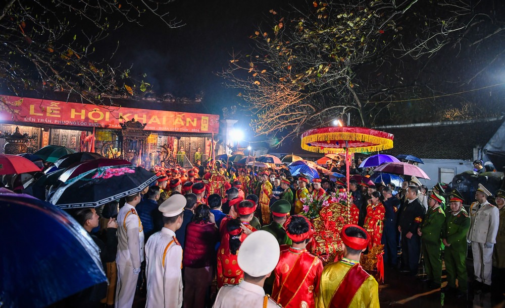 Lễ khai ấn vào 14 tháng Giêng là điểm nhấn linh thiêng của đền Trần