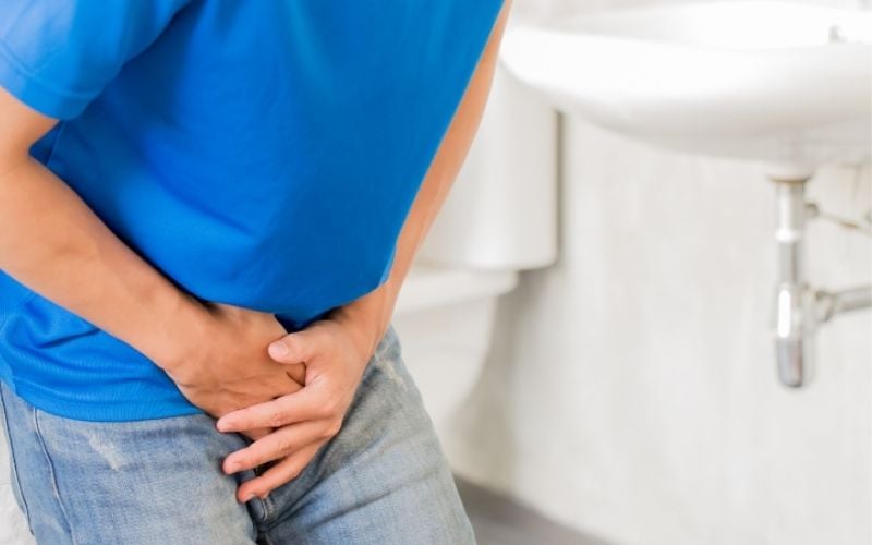 Theo dõi màu và số lần đi tiểu mỗi ngày là cách đơn giản giúp phát hiện sớm suy thận