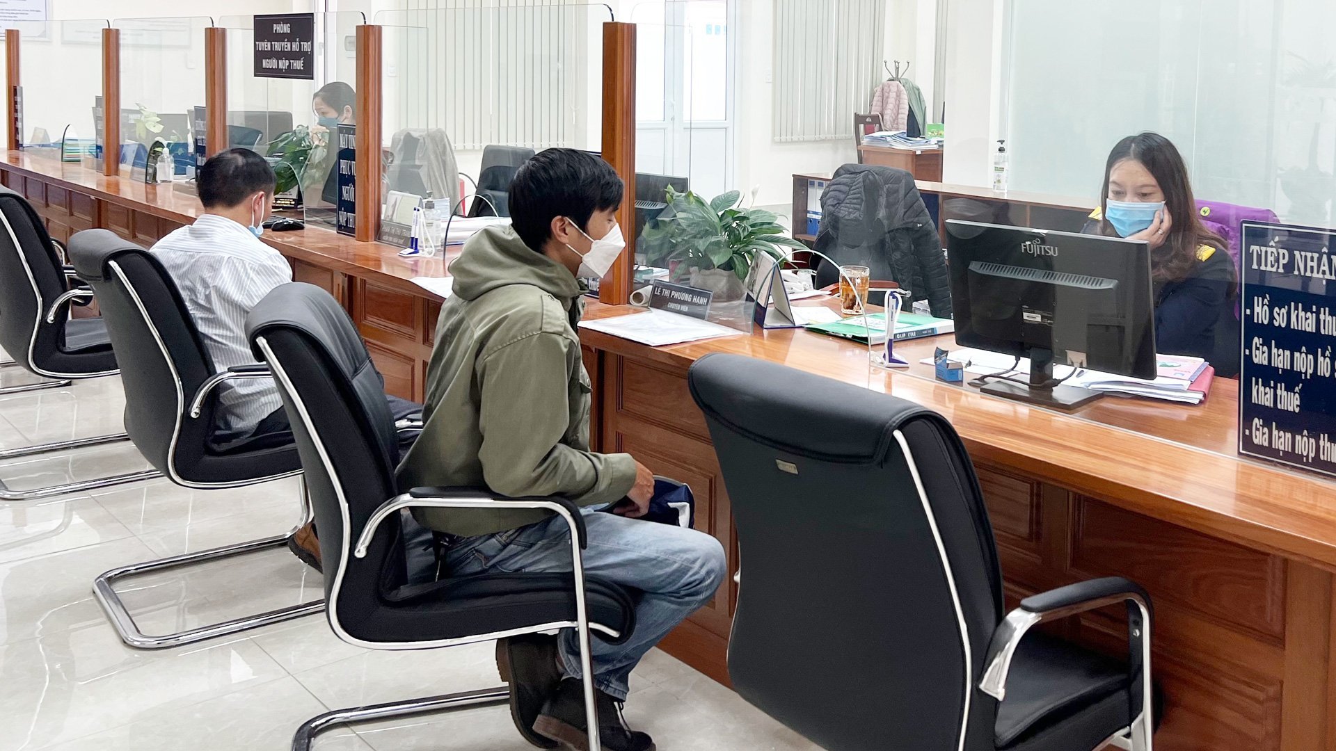 Người nộp thuế thực hiện thủ tục tại chi cục thuế địa phương